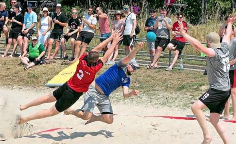 Eigentlich ist der Beachcup fester Bestandteil im Grevener Veranstaltungskalender. Doch mangels Anmeldungen muss das Event in diesem Sommer ausfallen. Als kleines Trostpflaster planen die Handballfreunde Reckenfeld/Greven 05 einen Beachhandballtag. (Foto: Heidrun Riese)