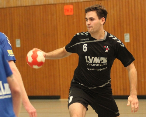 Mattis Dömer und die Handballfreunde wollen im Duell der Tabellennachbarn Zählbares holen. (Foto: Heidrun Riese)