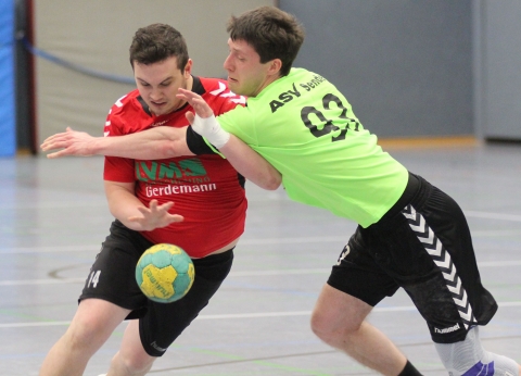 Walter Kusmitsch, hier selbst für die Handballfreunde am Ball, ist im Moment ganz und gar nicht angetan von seiner A-Jugend. (Foto: Heidrun Riese)