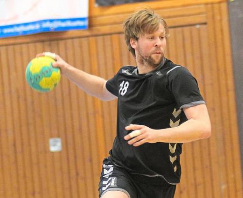 Hoch zufrieden mit dem Punkt gegen seinen Heimatverein: HF-Trainer Michael Stork. (Foto: Heidrun Riese)