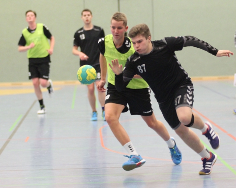 Treffsicher: Mateusz Gusz steuerte zum klaren Auswärtssieg der Handballfreunde fünf Tore bei. (Foto: Heidrun Riese)