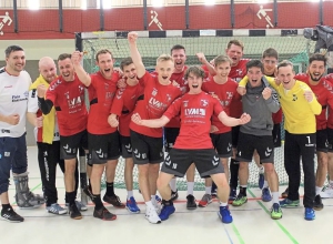 Geschafft: Die Handballfreunde Reckenfeld/Greven steigen in die Münsterlandliga auf. (Foto: Heidrun Riese)