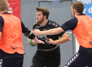 Robin Falke und seine Mitspieler wollen sich ein Punktepolster zulegen. (Foto: Heidrun Riese)