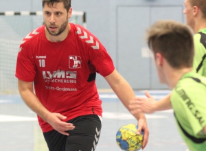 Warten weiter auf den ersten Zähler: Stefan Hufelschulte und die Handballfreunde. (Foto: Heidrun Riese)