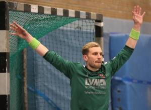 Der nächste Ausfall: Dennis Wiening musste wegen einer Verletzung frühzeitig seinen Platz im Tor räumen. (Foto: Heidrun Riese)