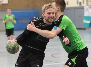 Simon Eiterig vermochte sich noch am besten gegen die starken Friesen durchzubeißen, konnte die Niederlage aber auch nicht verhindern. (Foto: Heidrun Riese)