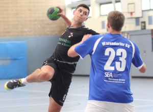 Trotz gewohnt gekonnter Regieführung von Lucas Knollmann endeten zu viele Angriffe der Handballfreunde nicht im gegnerischen Tor. (Foto: Heidrun Riese)