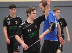 Alle Kräftereserven muss das Häuflein der Aufrechten bei der 2.Mannschaft der Handballfreunde aktivieren, wenn Sven Unrau und seine Mitspieler beim Tabellenzweiten Land sehen wollen. (Foto: Heidrun Riese)