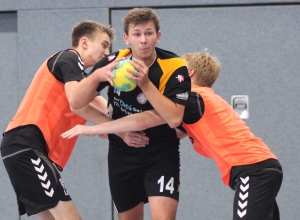 Nick Stromberger gelangen zwei Treffer gegen Friesen Telgte. Insgesamt konnten die Handballfreunde mit ihrer Angriffsleistung nicht zufrieden sein. (Foto: Heidrun Riese)