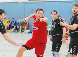 Da isser durch: Nein, so einfach wie in dieser Szene hatten es die Havixbecker Angreifer sonst nicht. Die Handballfreunde leisteten bis zum Schluss gegen den Favoriten heftige Gegenwehr. (Foto: Klaus Schulte)