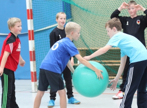 Ein ganzes Wochenende im Zeichen des Nachwuchses: Bei der fünften Auflage des HF-Jugendtrainingslagers geht es wieder in der Halle, auf dem Rasen und im Sand zur Sache. Foto: Heidrun Riese