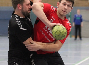 Nick Stromberger erzielte seinen ersten Treffer für die Handballfreunde, die vermehrt auf den eigenen Nachwuchs setzen. (Foto: Heidrun Riese)