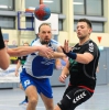 Steuerte 13 Treffer zum Auswärtssieg der Handballfreunde bei: Philipp Göcking (r.) besaß großen Anteil am 36:30 gegen Kinderhaus. Foto: hri