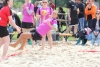 Spaß, Action und Party sind garantiert beim Handball-Beachcup am kommenden Wochenende. Hier will Nikoletta Tiba mit einem Spinshot punkten.