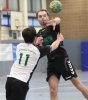 Tim Wienkamp (r.) steuerte vier Treffer für die Handballfreunde zum 38:31-Heimsieg gegen Westfalia Kinderhaus bei. (Foto: Heidrun Riese)